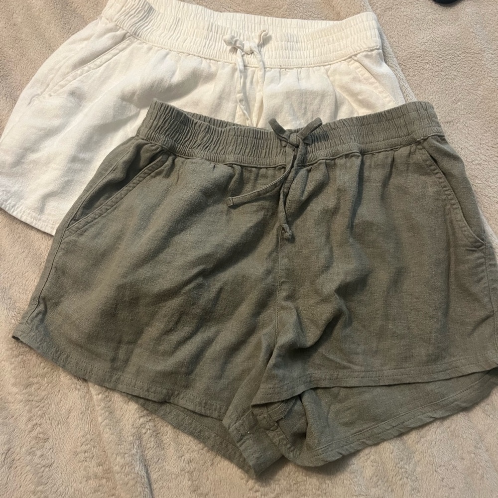 Abercrombie Kids stretch Shorts in White and Gray